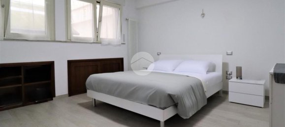 Apartamento de 2 dormitorios en Pescara, Italy No. 337772 8