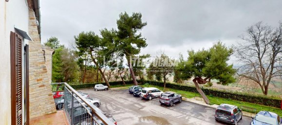 4 rooms House in Recanati, Italy No. 151238 18