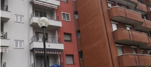 3 rooms Apartment in Rozzano, Italy No. 100202 3