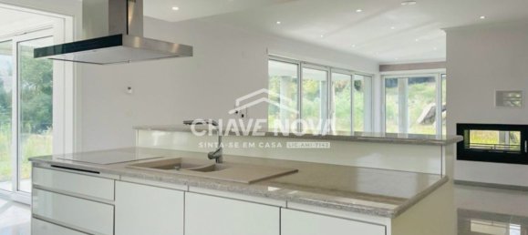 5 bedrooms House in Viseu, Portugal No. 31066 7