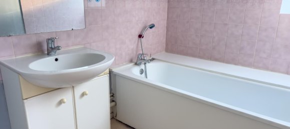 3 bedrooms House in Seine-Maritime, France No. 325117 8