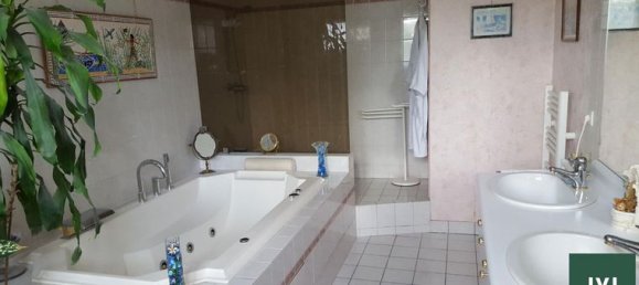 2 Schlafzimmer Wohnung in Montmorency, France, Nr. 301138 9
