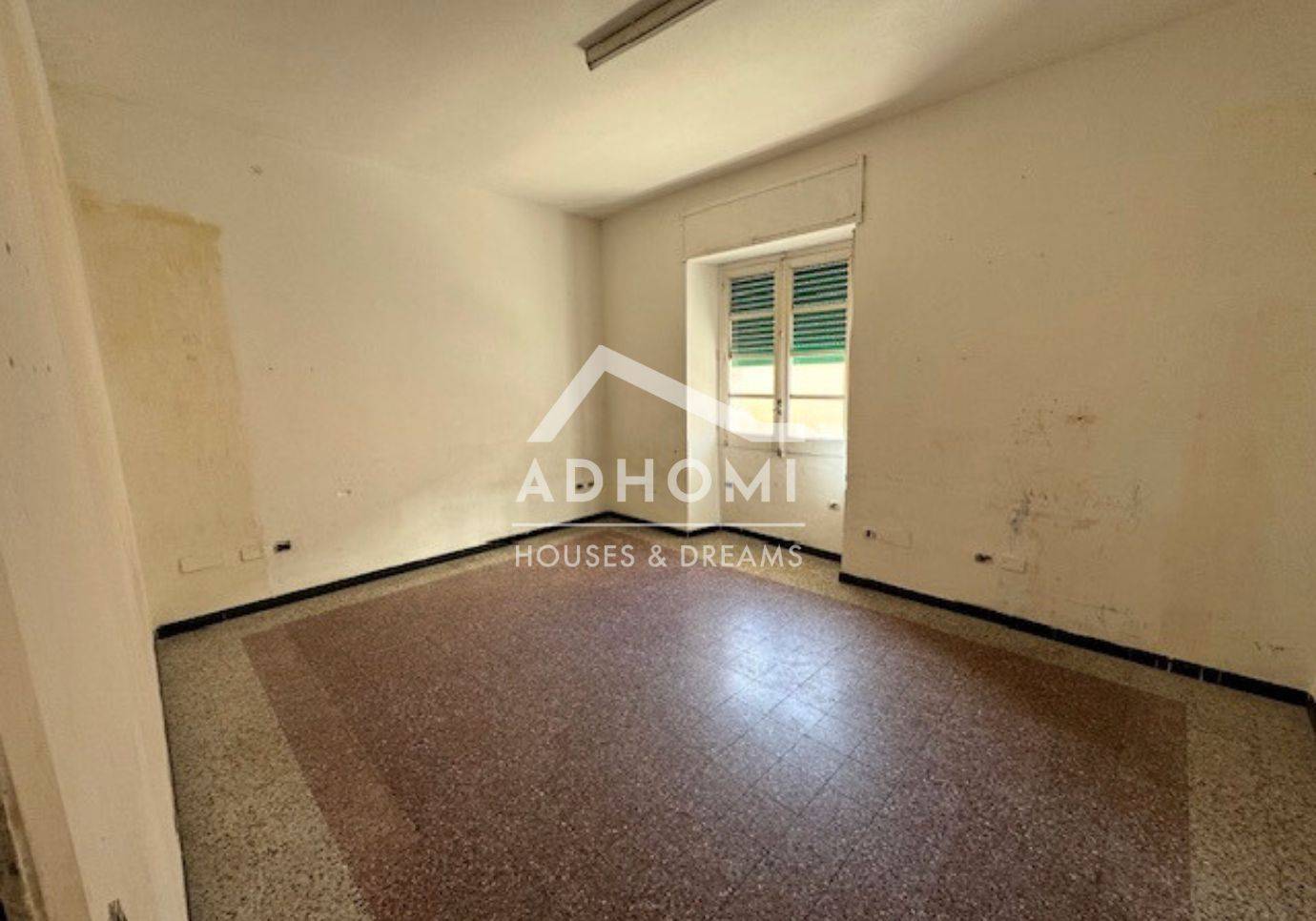 5 bedrooms Apartment in Cagliari, Italy No. 111792