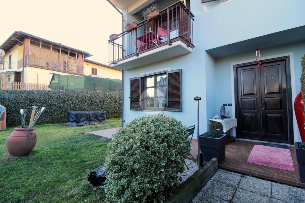 Вилла с 3 спальнями в Монтичелло д’Альба, Италия № 222463