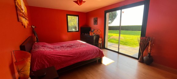 5 bedrooms House in Chartres, France No. 210789 4