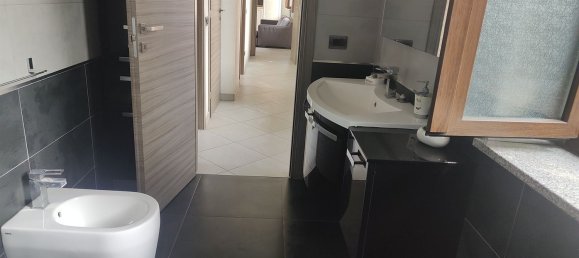 Casa de 8 dormitorios en San Vittore Olona, Italy No. 360725 25