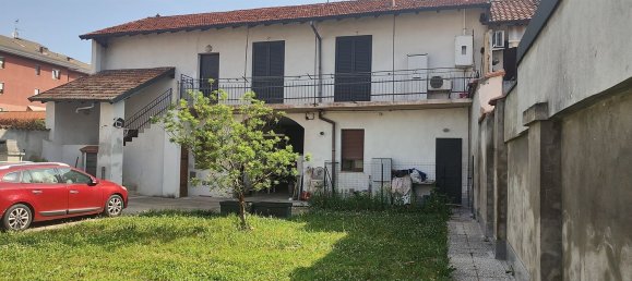 Casa de 8 dormitorios en San Vittore Olona, Italy No. 360725 3