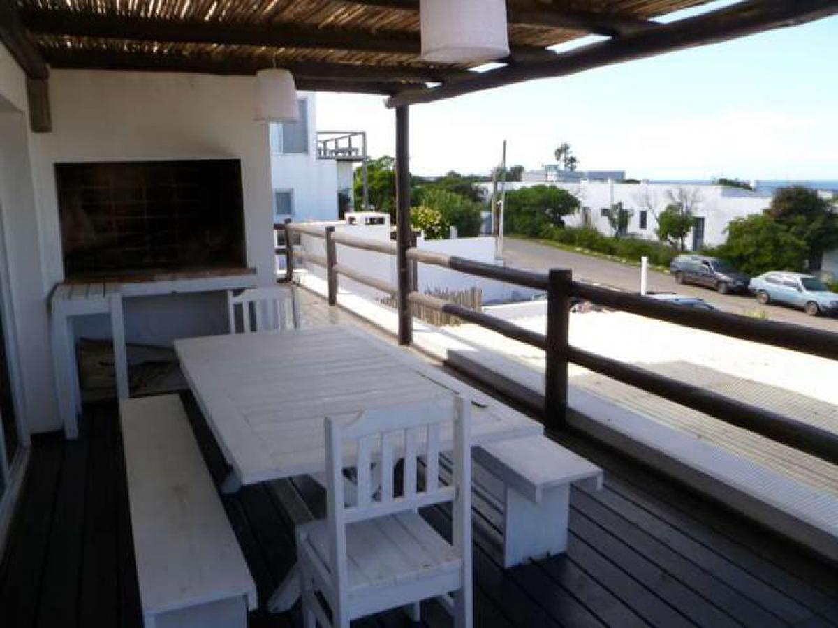 3 bedrooms Apartment in Maldonado, Uruguay No. 2605
