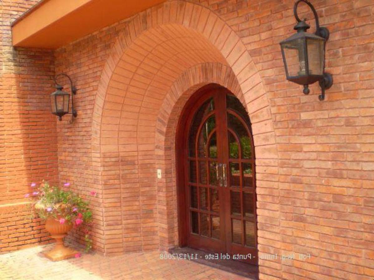 4 bedrooms House in Punta del Este, Uruguay No. 10847