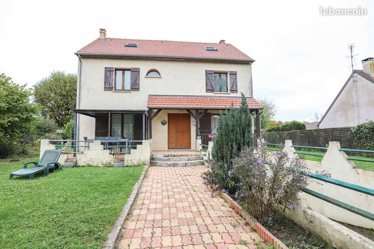 6 bedrooms House in Orgerus, France No. 169447