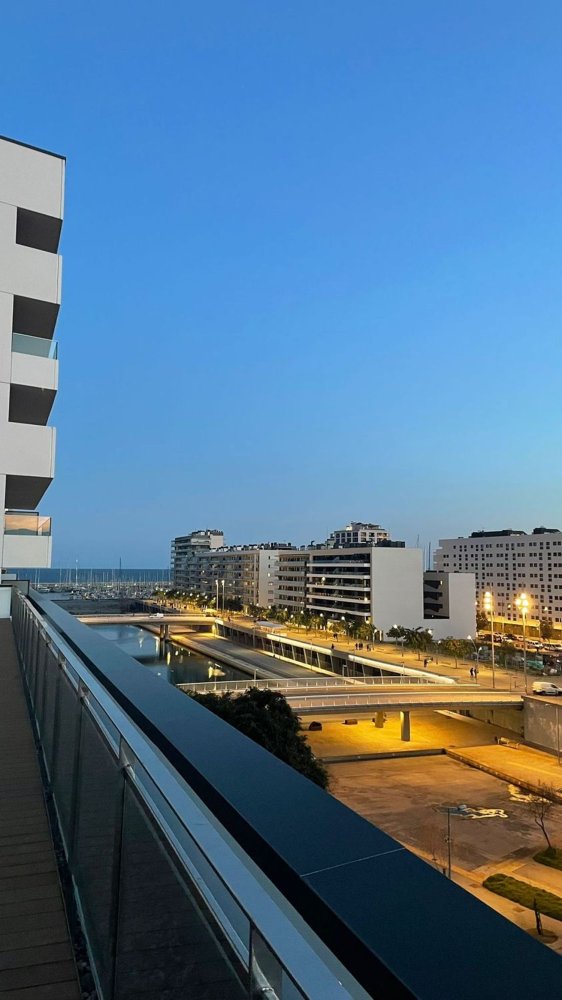 Квартира с 3 спальнями в Бадалона, Испания № 190118