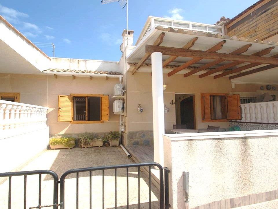 2 bedrooms Bungalow in Torrevieja, Spain No. 276501