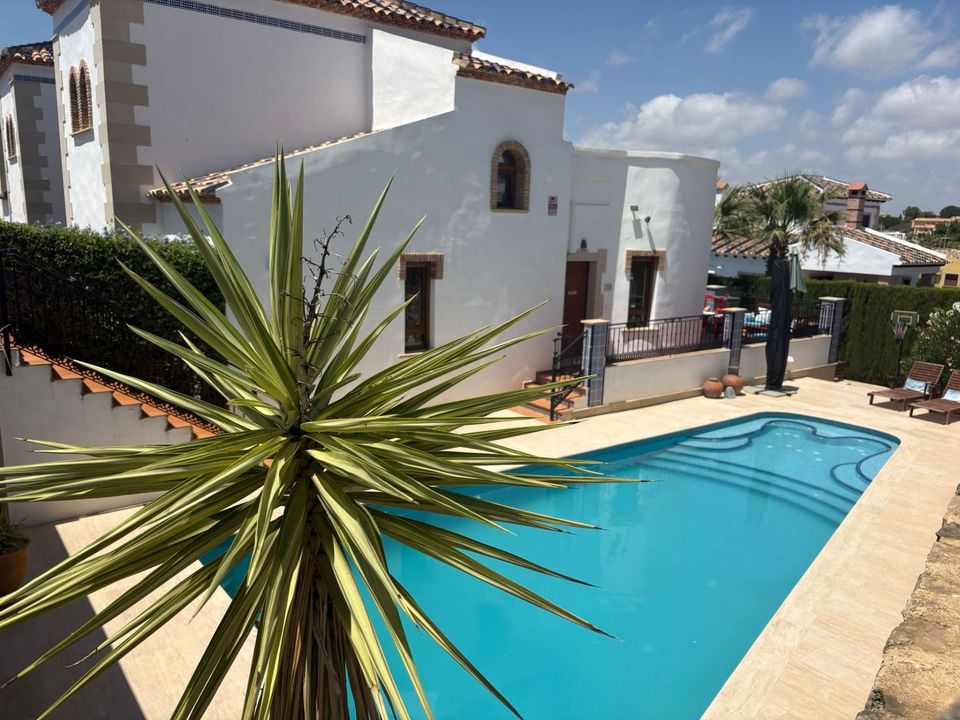 4 bedrooms Villa in Algorfa, Spain No. 177132