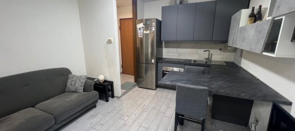 2-salle Appartement à Parma, Italy No. 23981 2