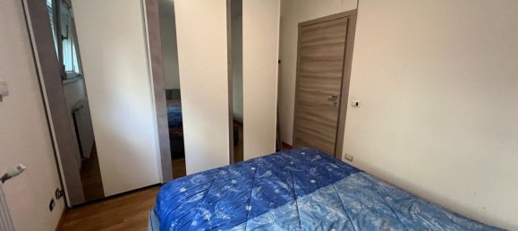2-salle Appartement à Parma, Italy No. 23981 9