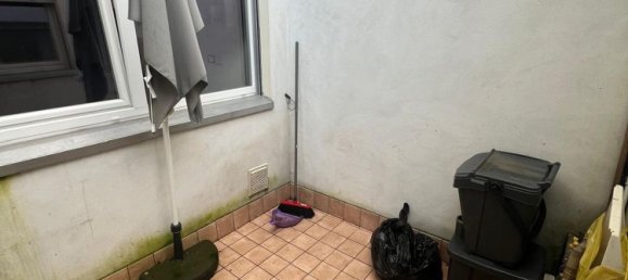 2-salle Appartement à Parma, Italy No. 23981 6