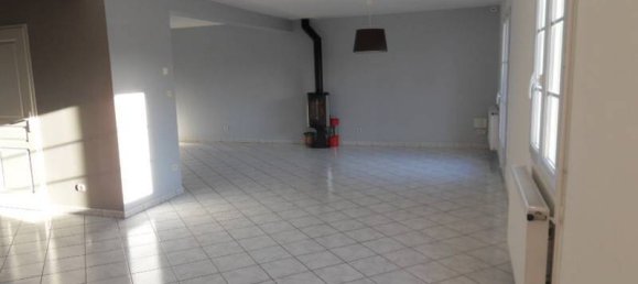 Casa de 4 dormitorios en Remy, France No. 92344 2