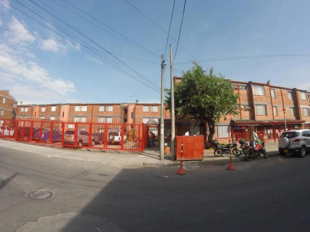 2 bedrooms House in Bogota, Colombia No. 10843