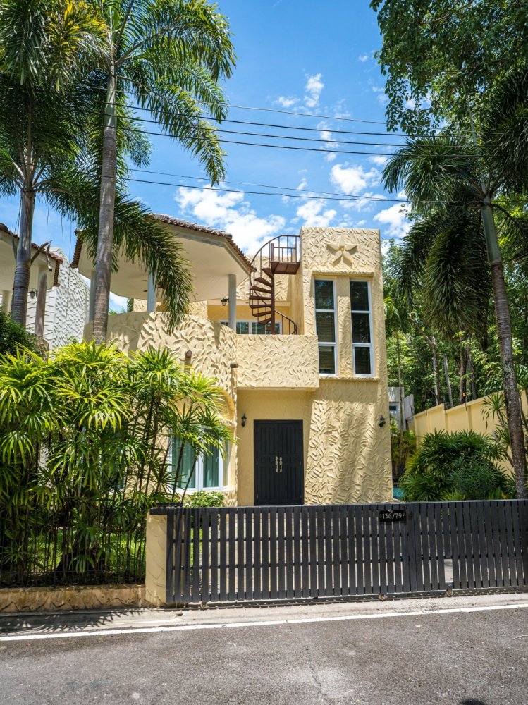 3 bedrooms Villa in Phuket, Thailand No. 8453