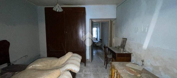 2 Schlafzimmer Haus in Milazzo, Italy, Nr. 51885 4