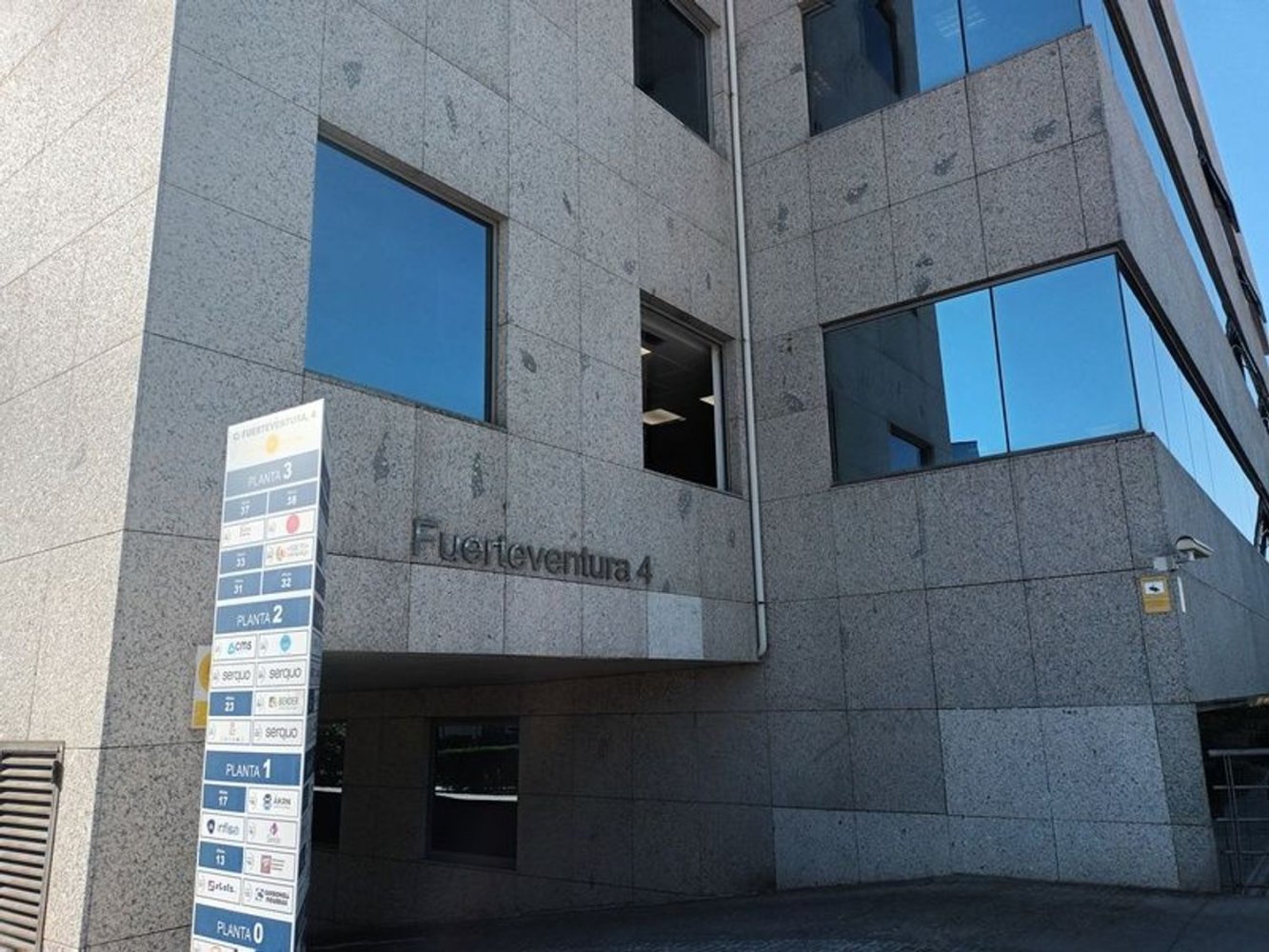 25m² Garage in San Sebastian de los Reyes, Spain No. 170910