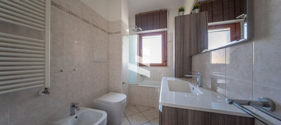 4 bedrooms Apartment in Rome, Italy No. 357043 7