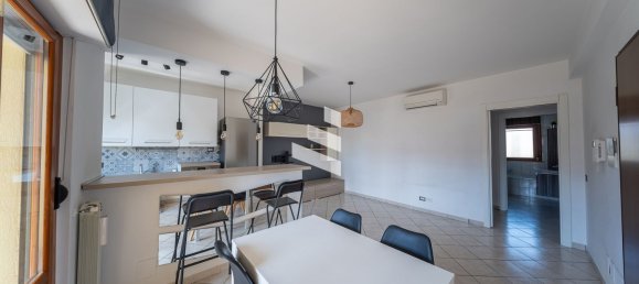 4 bedrooms Apartment in Rome, Italy No. 357043 14