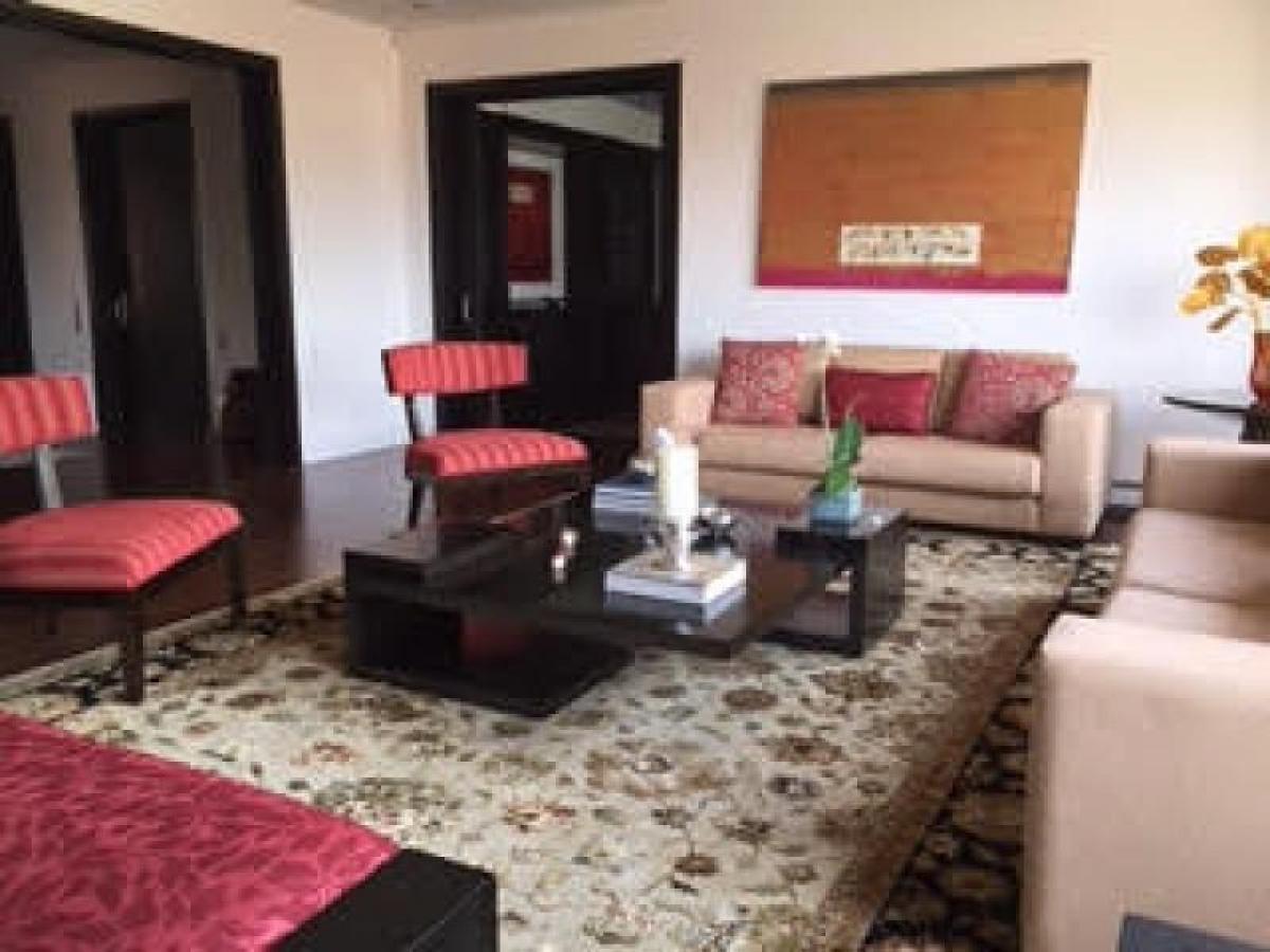 4 bedrooms House in Bogota, Colombia No. 14574