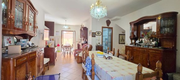 3 Schlafzimmer Villa in Labico, Italy, Nr. 357035 13