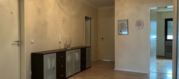 Здание с 8 спальнями в Бад-Дюркхайм, Германия № 15218 6