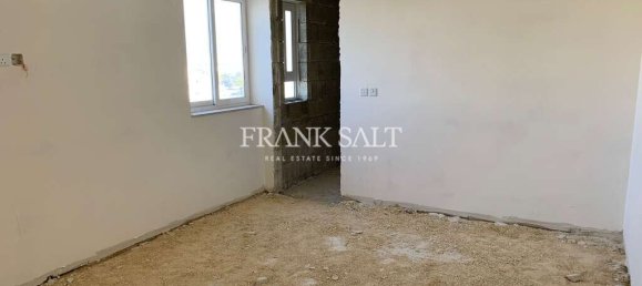 Ático de 2 dormitorios en Qormi, Malta No. 1749 8