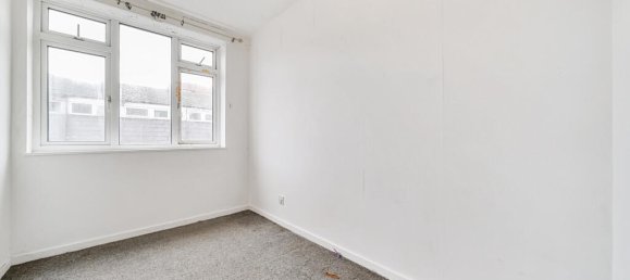 3 bedrooms House in London, United Kingdom No. 7808 8