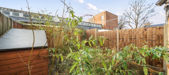 3 bedrooms House in London, United Kingdom No. 7808 14