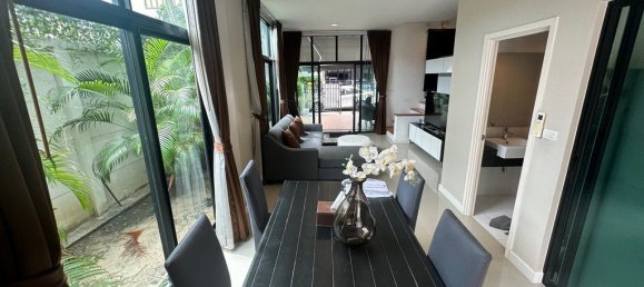 4 bedrooms Bungalow in Bangkok, Thailand No. 8245 5