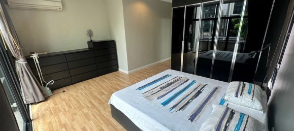 4 bedrooms Bungalow in Bangkok, Thailand No. 8245 10