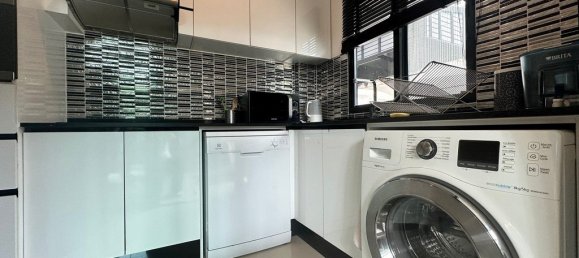 4 bedrooms Bungalow in Bangkok, Thailand No. 8245 4