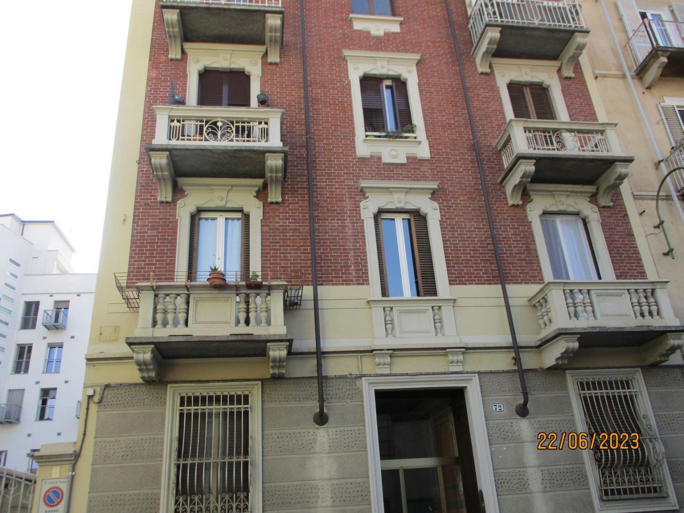 2 bedrooms Apartment in Turin, Italy No. 379759