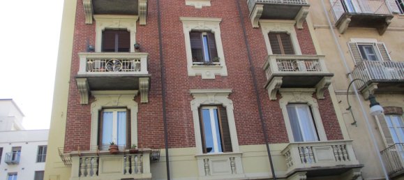 2 bedrooms Apartment in Turin, Italy No. 379759 3