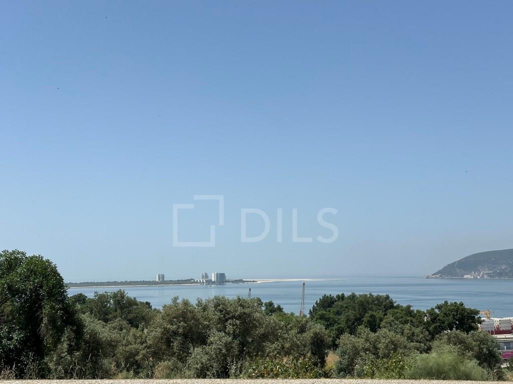  Land in Setubal, Portugal No. 216738