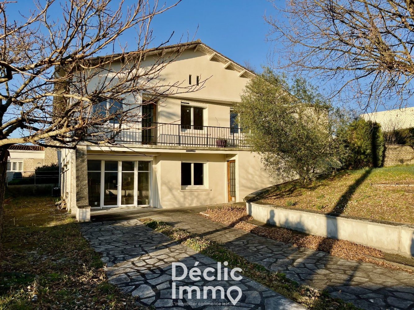 5 bedrooms House in Soyaux, France No. 100936