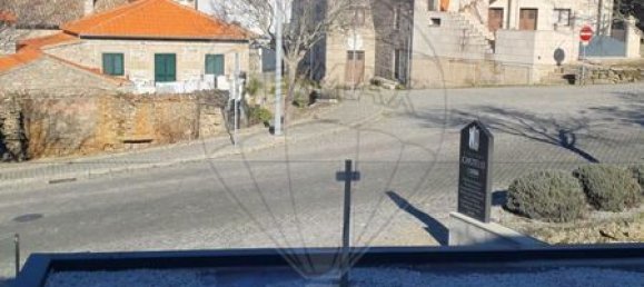 77m² Commercial property in Penedono, Portugal No. 83193 3