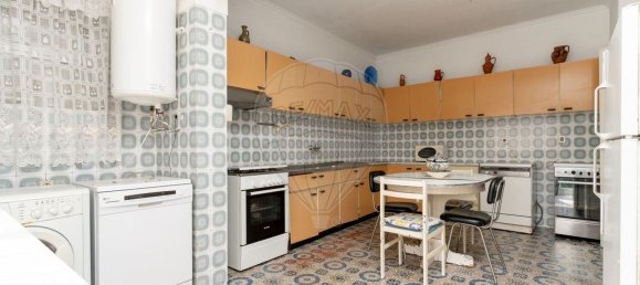 4 bedrooms House in Almada, Portugal No. 22027 14