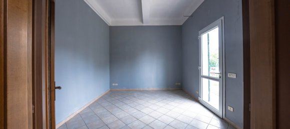 2 bedrooms Apartment in Ferrara, Italy No. 311260 4