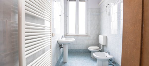 2 bedrooms Apartment in Ferrara, Italy No. 311260 15