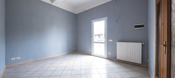 2 bedrooms Apartment in Ferrara, Italy No. 311260 3