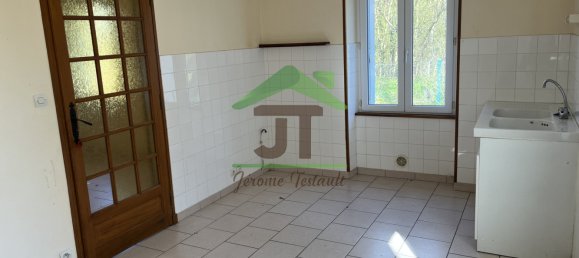 2 bedrooms House in Chateaudun, France No. 51179 2