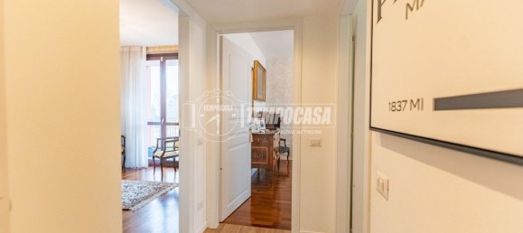 Квартира с 3 комнатами в Кузаго, Италия № 117854 13