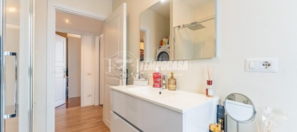 Квартира с 3 комнатами в Кузаго, Италия № 117854 15