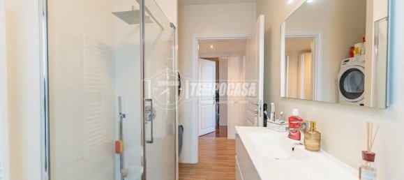 Квартира с 3 комнатами в Кузаго, Италия № 117854 16