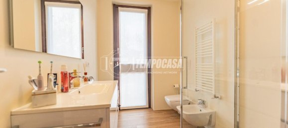 Квартира с 3 комнатами в Кузаго, Италия № 117854 14